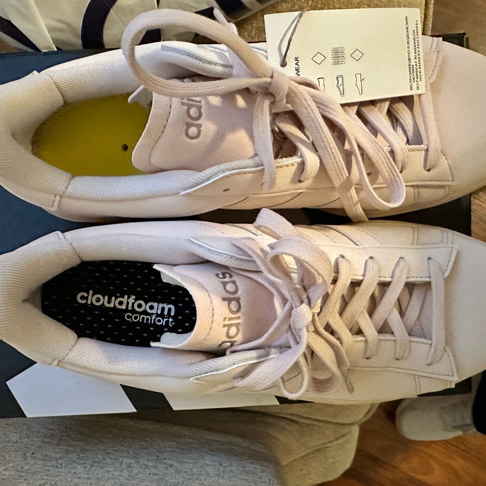 Adidas Cloudfoam Comfort Shoes in putty mauve champagne metallic